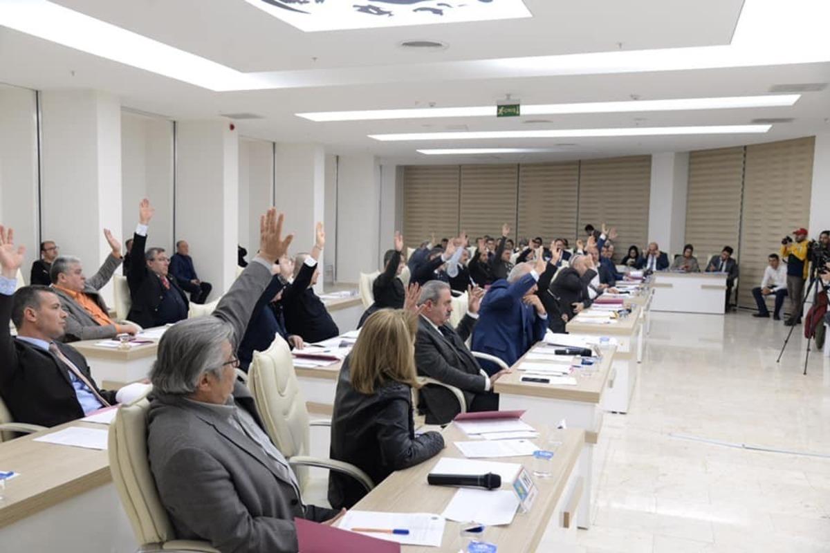 Suya y&uuml;zde 22, atık suya y&uuml;zde 200, katı atık &uuml;cretine y&uuml;zde 150 zam yapıldı