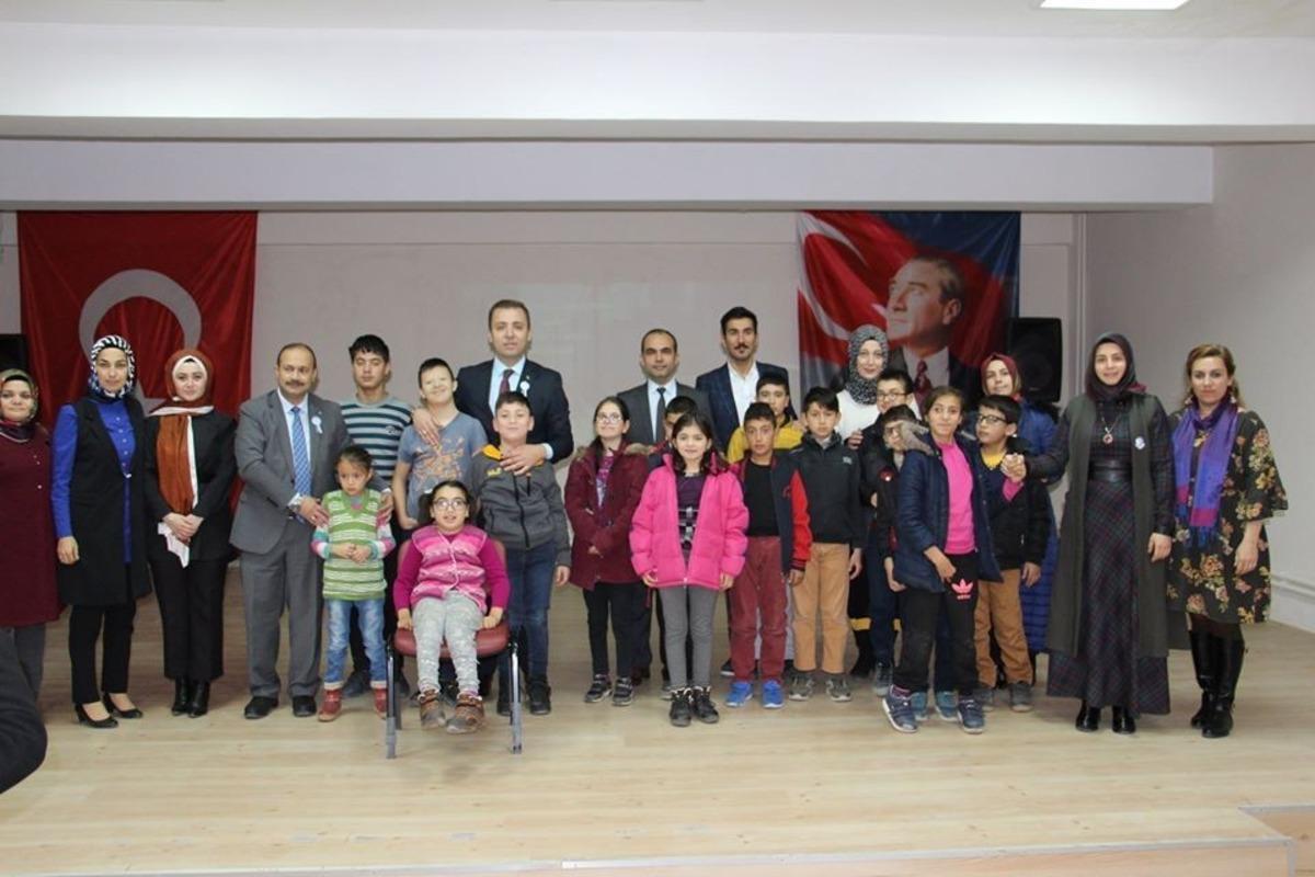 Altıntaş&rsquo;ta Engelli &ouml;ğrenciler i&ccedil;in sinema etkinliği