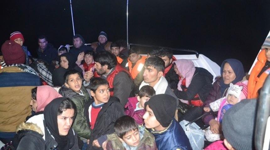 İzmir&rsquo;de 47 d&uuml;zensiz g&ouml;&ccedil;men yakalandı