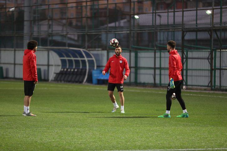 Çaykur Rizesporlu Umar, formunu korumak istiyor G4