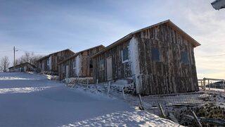 Trabzon'un yaylalarında kaçak yapılan 8 bina yıkıldı