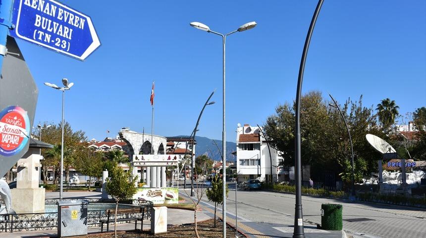 Marmaris'te Kenan Evren Bulvarı'nın adı B&uuml;lent Ecevit Bulvarı olarak değiştirildi