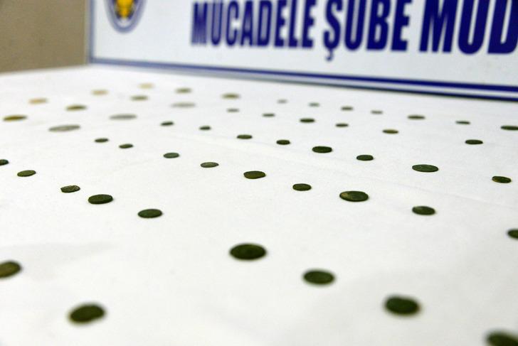 Çöp kutusunda 2 bin 300 yıllık tarihi eser ele geçirildi: 3 gözaltı G5