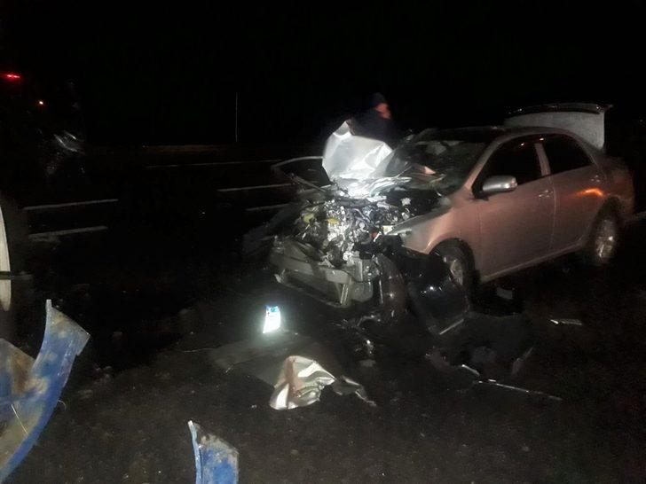 Van'da otomobil ile traktör çarpıştı: 6 yaralı G1