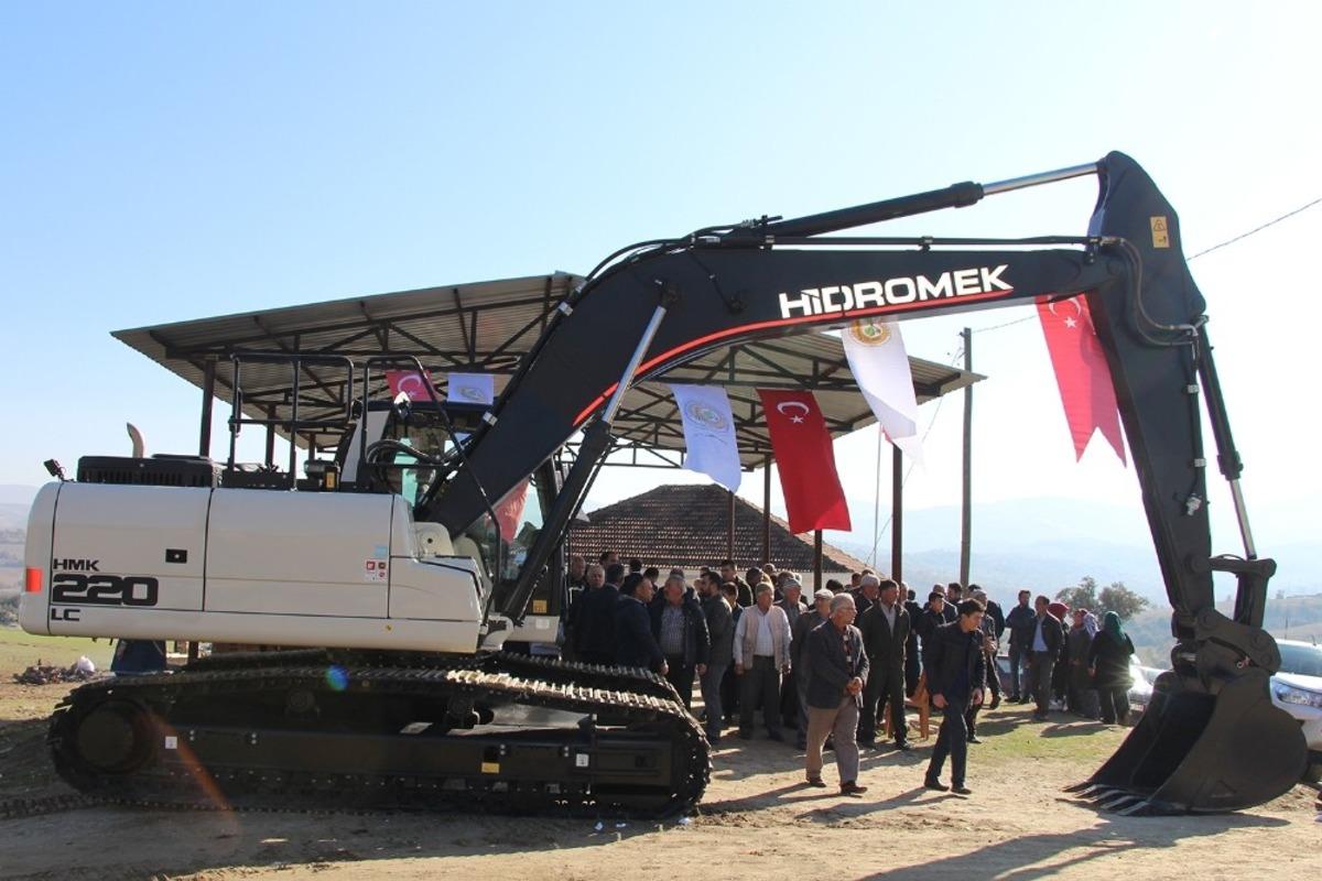 Hacıtufan Mahallesi, paletli iş makinasına kavuştu