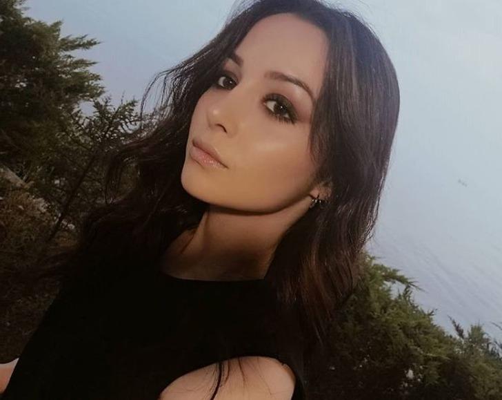 Evinin önünde bıçaklanan genç balerin Ceren Özdemir hayatını kaybetti G2