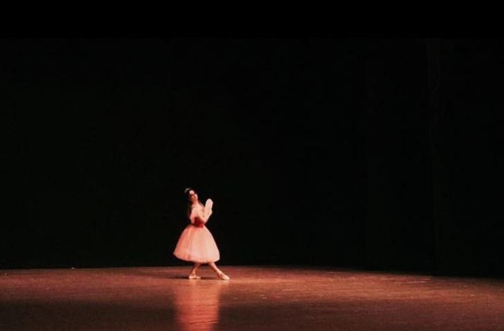 Evinin önünde bıçaklanan genç balerin Ceren Özdemir hayatını kaybetti G1