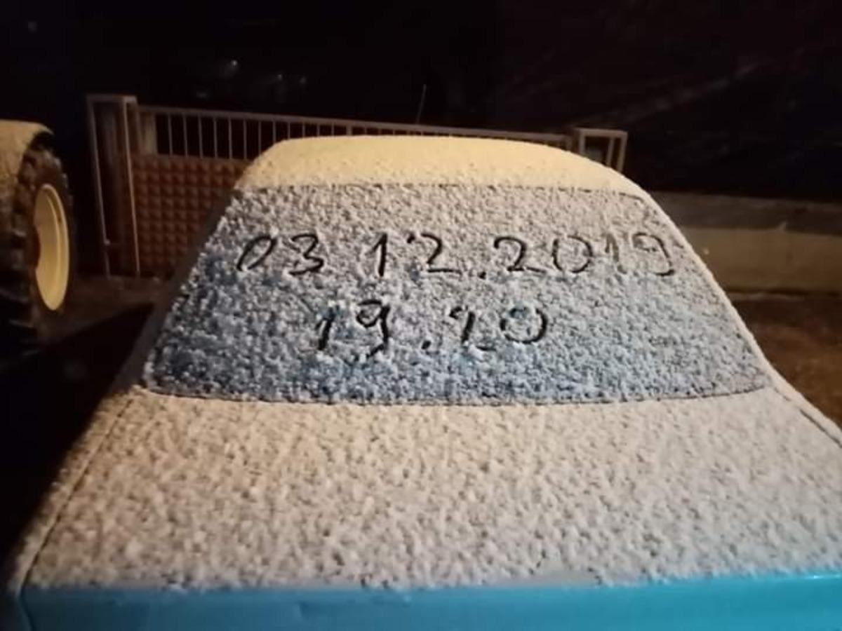 Kar Balkanlar&rsquo;dan giriş yaptı, sınır k&ouml;yleri beyaza b&uuml;r&uuml;nd&uuml;