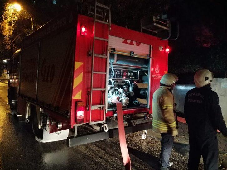 Erenköy’de 8 katlı apartmanda korkutan yangın G2