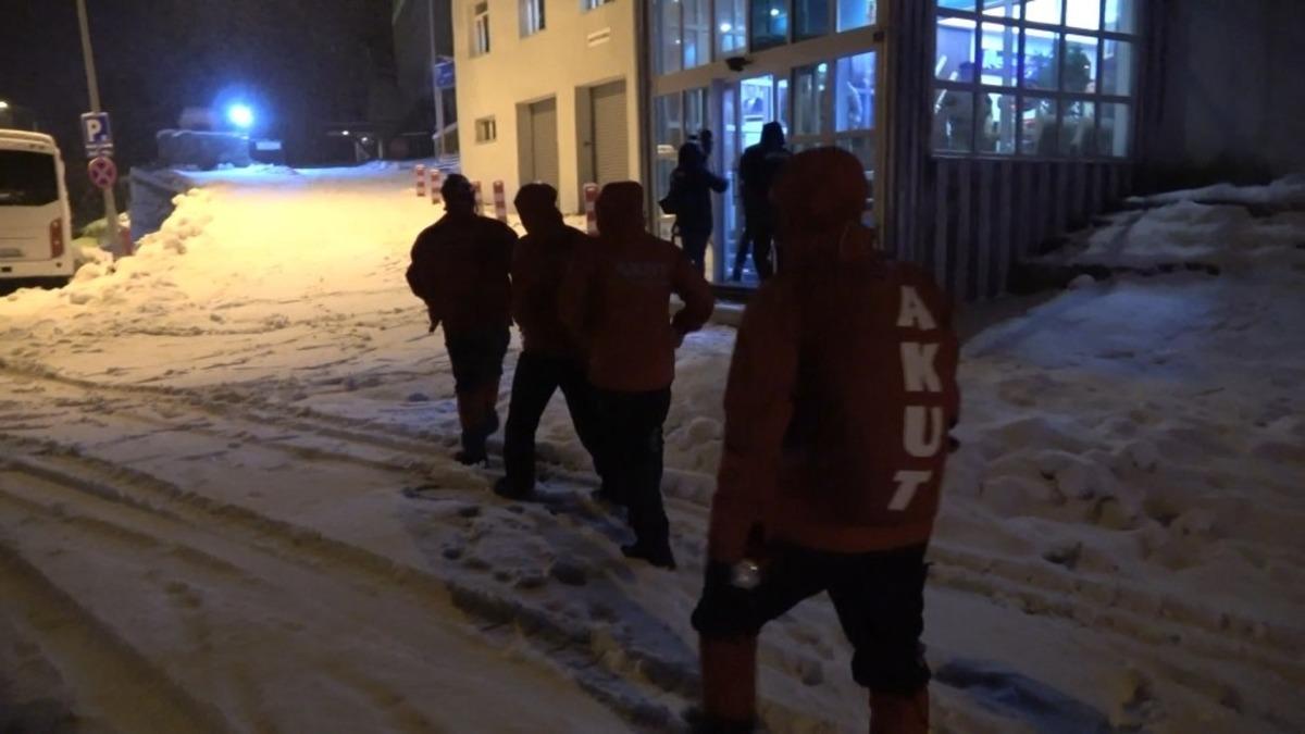 Uludağ'da 3 g&uuml;n &ouml;nce kaybolan 2 dağcıyı arama &ccedil;alışmaları yeniden başladı