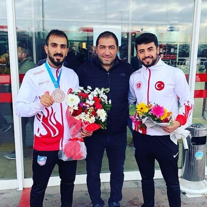 Şampiyon gibi karşılandı G2