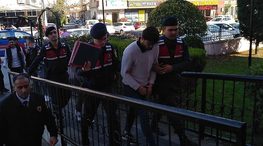 Sakarya'da villalardan televizyon çalan 3 kişi tutuklandı