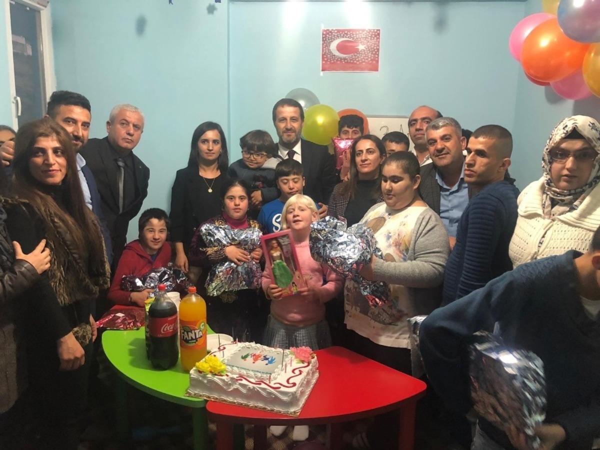 AK Parti heyetinden engellilere ziyaret