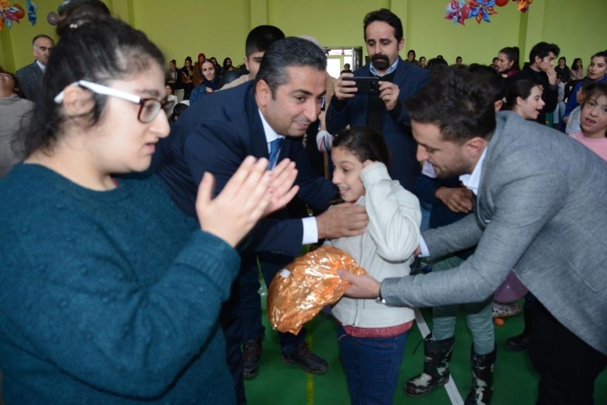Hakkari&rsquo;de &ldquo;Elimi Tutsan Engelimi Unutsam&rdquo; etkinliği