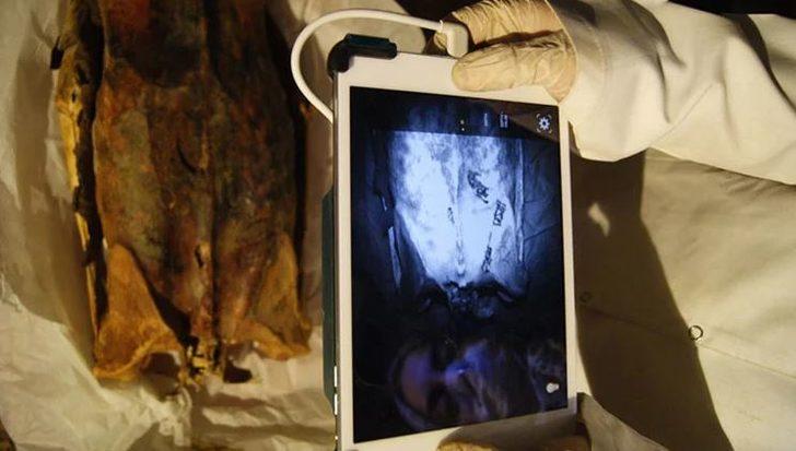 3 bin yıllık 7 mumyanın üzerinde bulundu! Sadece kızılötesi ışınla görülüyor G2