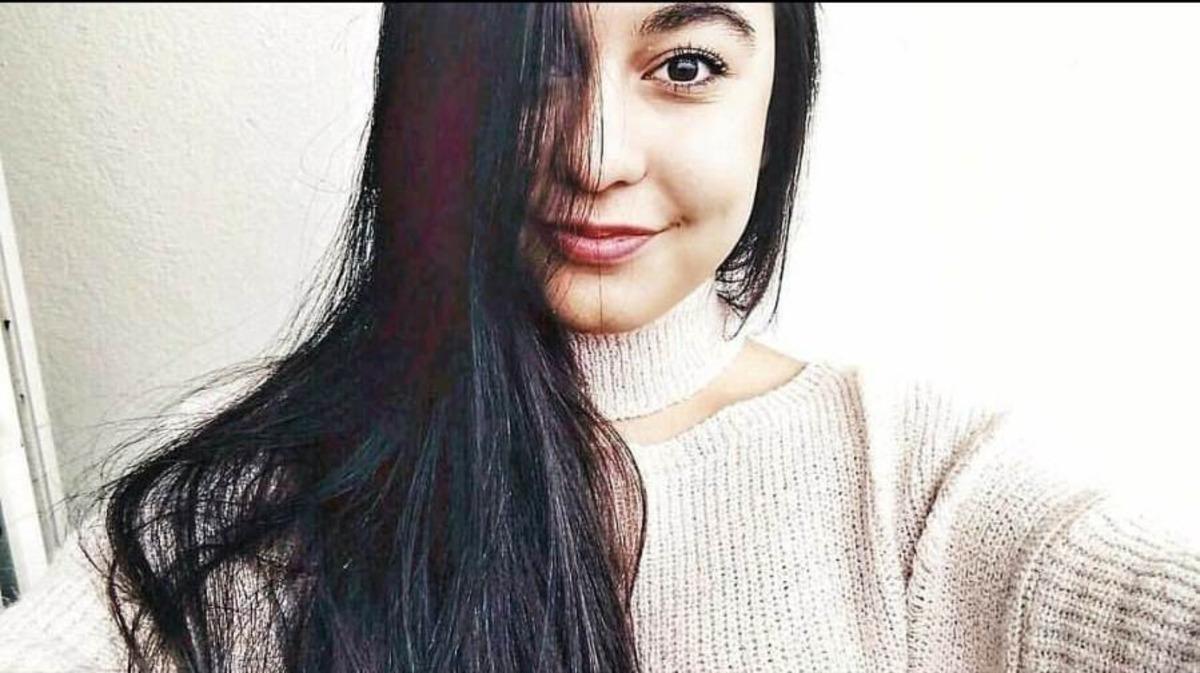 AK Partili Mustafa Savaş&rsquo;tan gen&ccedil; kıza hayati destek