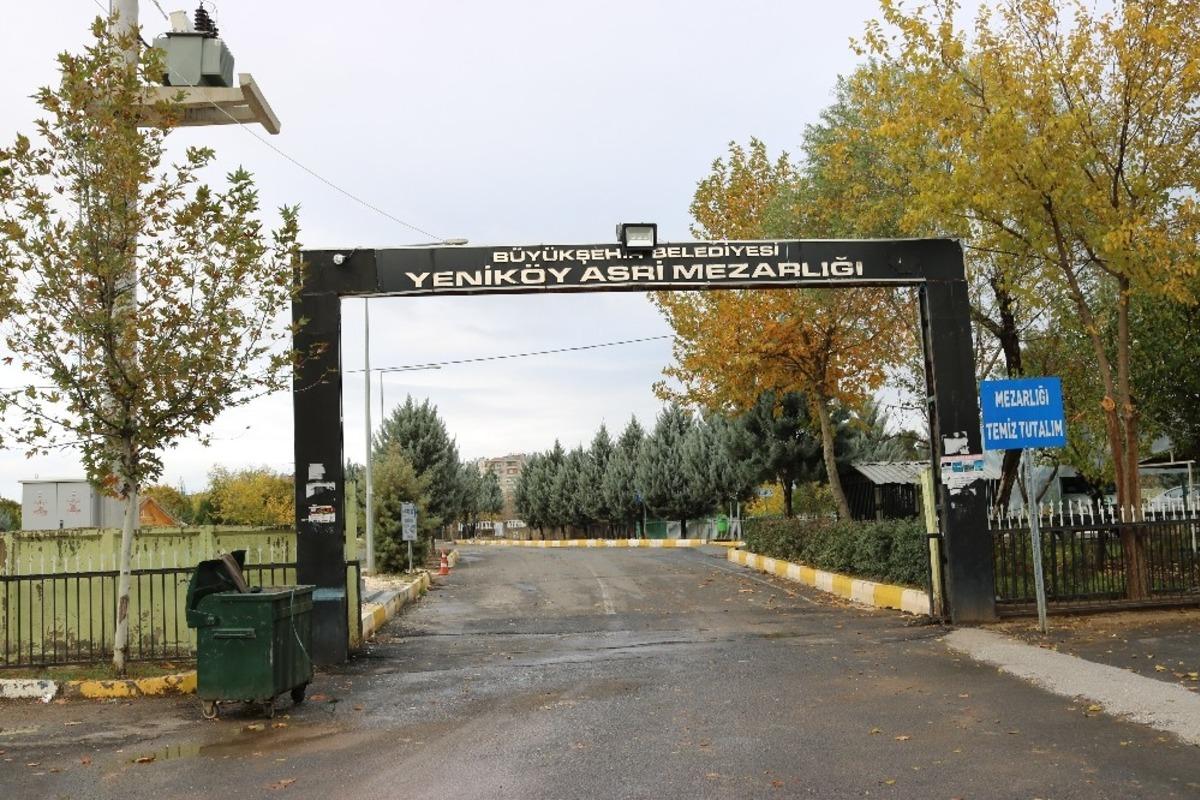 Uyuşturucu kullanıcıları mezarlıkları kendilerine mesken tuttu