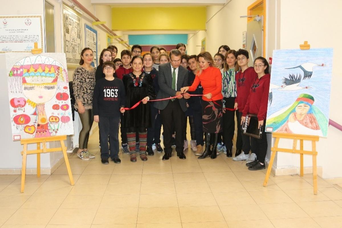 GKV&rsquo;linin g&ouml;z&uuml;nden Anadolu Kadınları Resim Sergisi ilgi g&ouml;r&uuml;yor