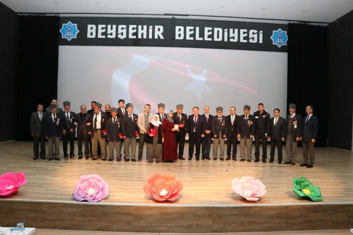 Beyşehir&rsquo;de Kıbrıs gazilerine madalyaları verildi