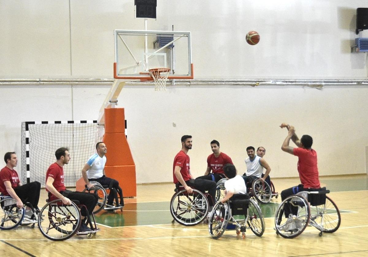 İlk kez tekerlikli sandalyede ma&ccedil; yaptılar