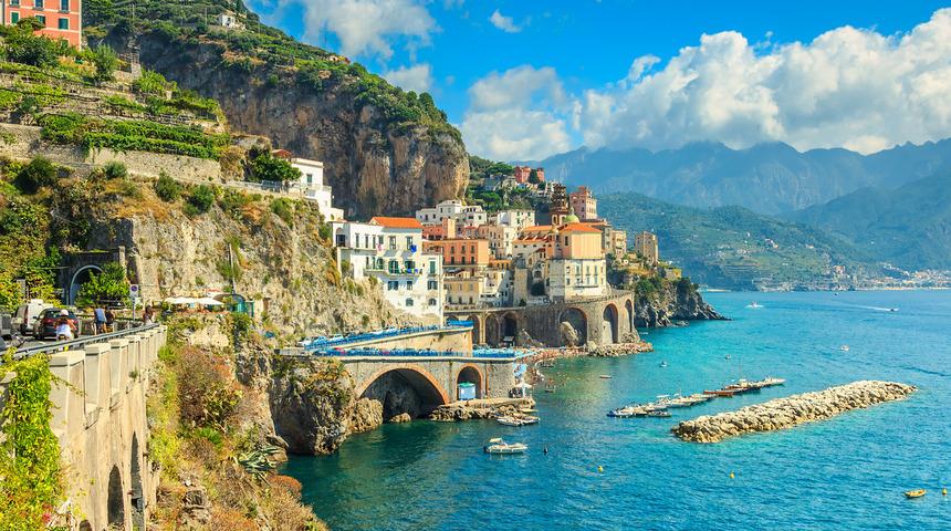 50 yaşındaki anneyi ilaçla bayıltıp 5 kişi tecavüz etti!