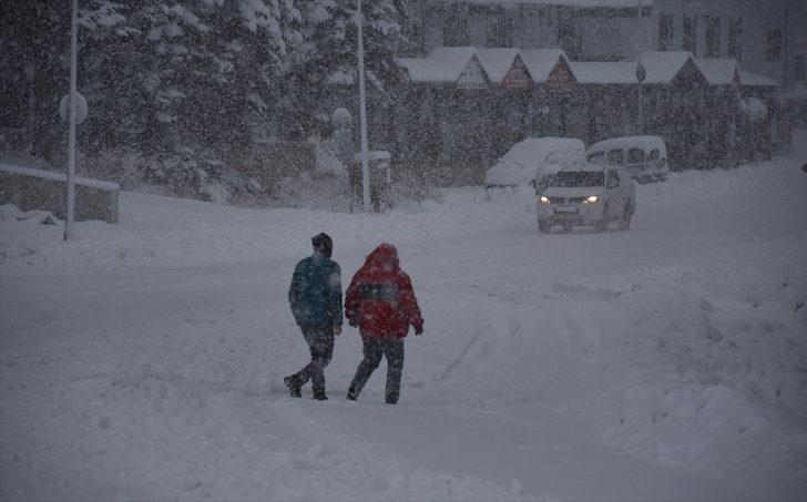 Uludağ bembeyaz! Kar kalınlığı 20 santimetreye yaklaştı G3