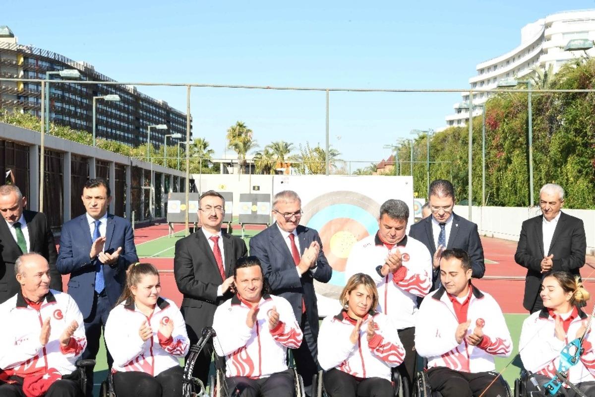 Bakan Yardımcısı Ers&ouml;z: "Milli sporcular vakıf &uuml;niversitelerinde burslu okuyacaklar"