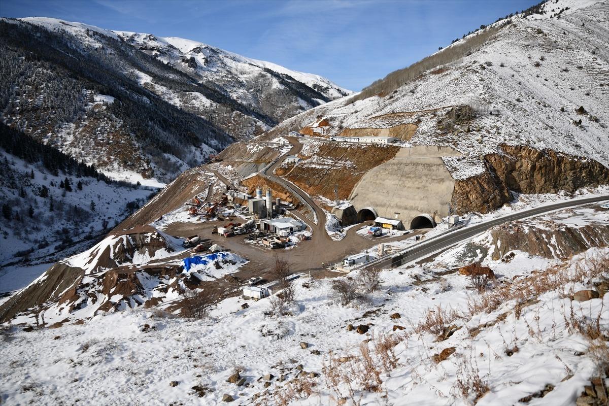 Karadeniz'i İ&ccedil; Anadolu'ya bağlayacak Eğribel t&uuml;nelinde ikmal inşaatına başlandı
