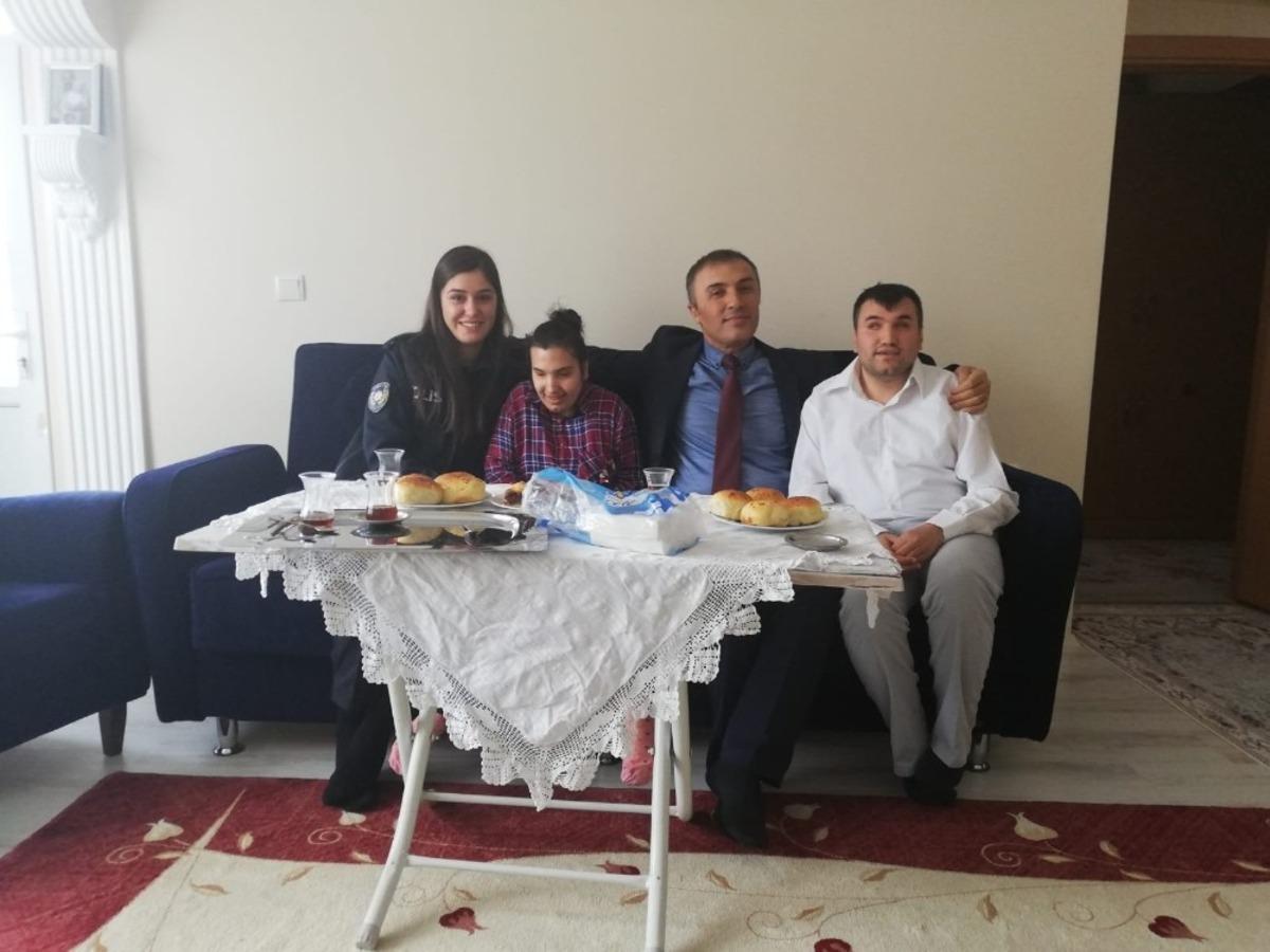 Boyabat Emniyet M&uuml;d&uuml;rl&uuml;ğ&uuml;nden engellilere jest