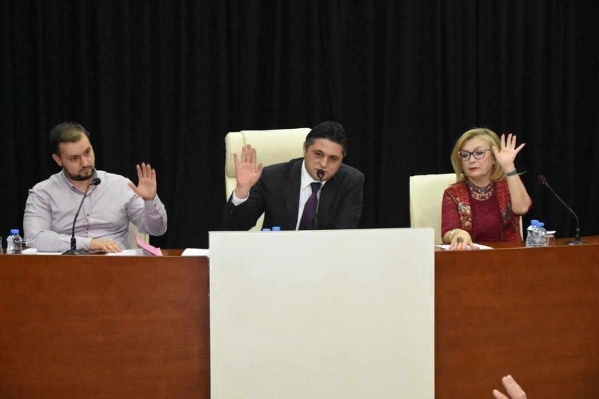 Başkan Acar: &rsquo;Aliağa&rsquo;ya ne kadar yatırım yaptırabiliriz, bunun derdindeyiz&rsquo;