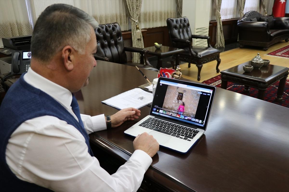 Balıkesir Valisi Yazıcı, AA'nın "Yılın Fotoğrafları" oylamasına katıldı
