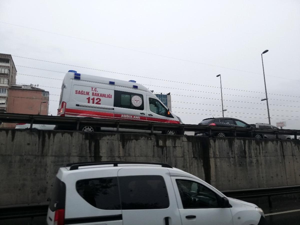 E-5&rsquo;te dehşete d&uuml;ş&uuml;ren olay! Tartıştığı s&uuml;r&uuml;c&uuml;y&uuml; ezdi
