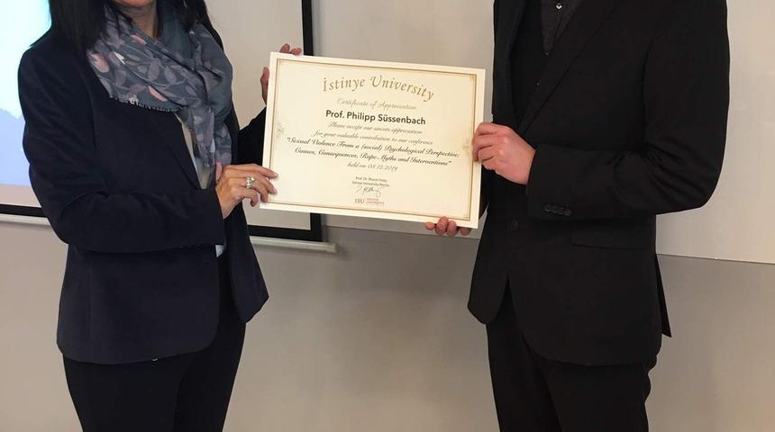 Alman sosyal psikolog Prof. Dr.S&uuml;ssenbach, cinsel şiddetle nasıl m&uuml;cadele edilmesi gerektiğini anlattı