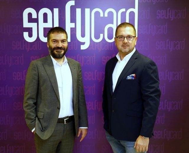 Türk Telekom’un gençlere Selfycard