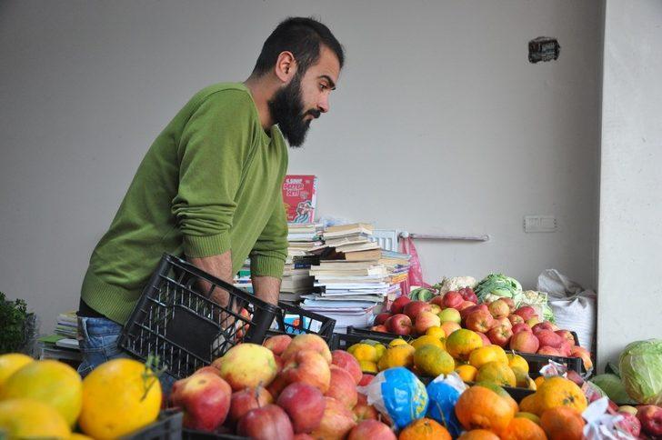 Manavcı genç kampanyayla 600 kitap topladı G2