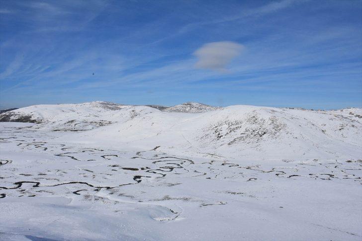 Karadeniz'in menderesleriyle ünlü Perşembe Yaylası beyaza büründü G3