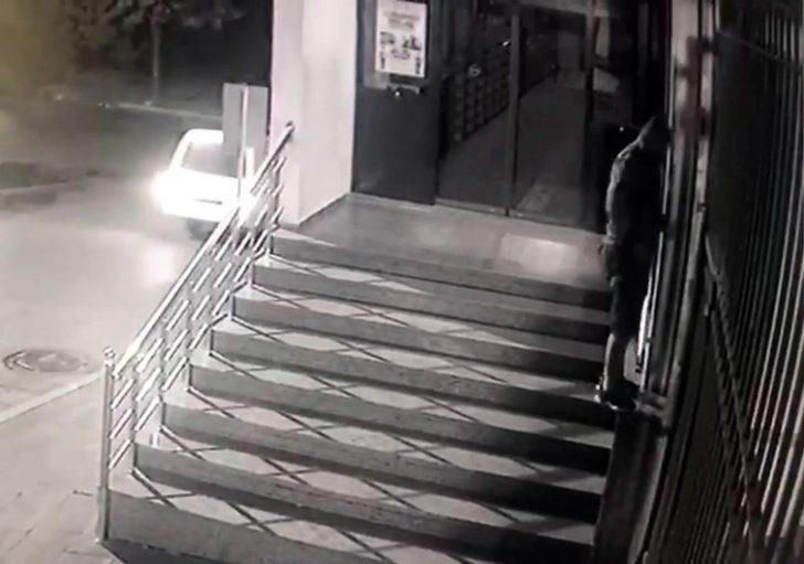 Camiye 'örümcek adam' gibi tırmandı! Sadaka kutusunu çaldı G5