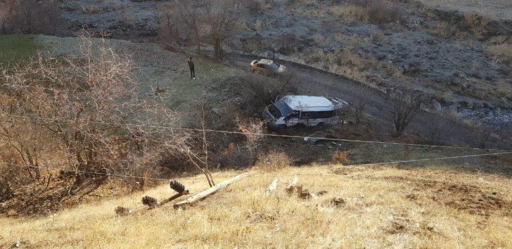 Öğrenci servisi şarampole yuvarlandı: 2 ölü, çok sayıda yaralı G1