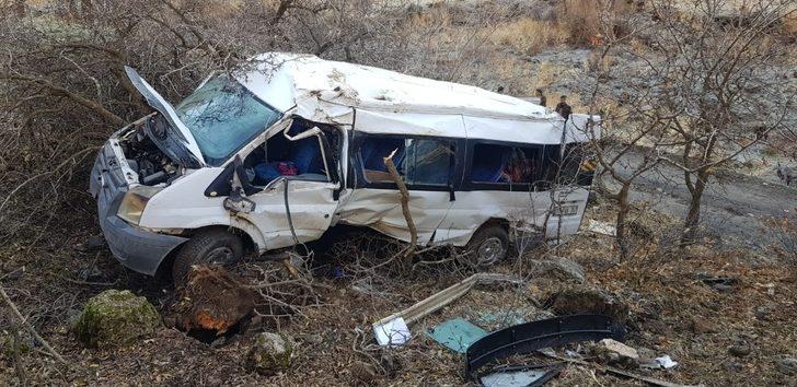 Öğrenci servisi şarampole yuvarlandı: 2 ölü, çok sayıda yaralı G3