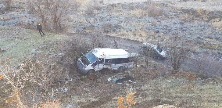 Öğrenci servisi şarampole yuvarlandı: 2 ölü, çok sayıda yaralı G4