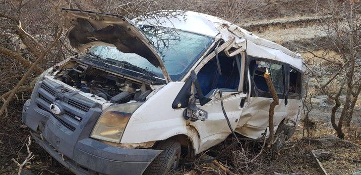 Öğrenci servisi şarampole yuvarlandı: 2 ölü, çok sayıda yaralı G5