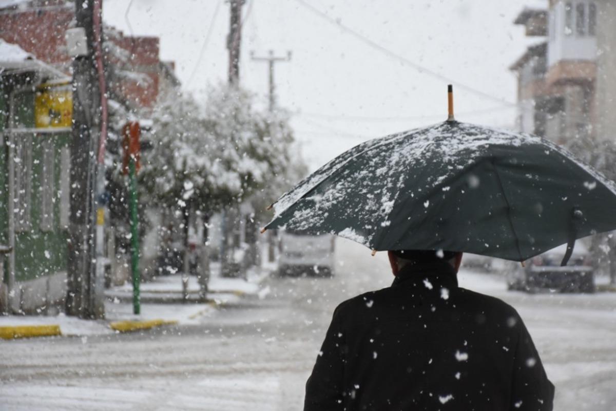 İn&ouml;n&uuml; Belediyesi&rsquo;nden karla m&uuml;cadele &ccedil;alışması