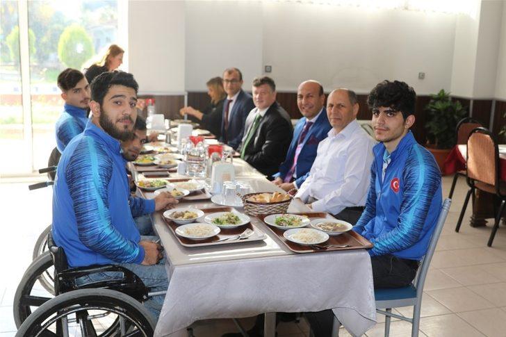 Gençlik ve Spor İl Müdürü Fillikçioğlu engelli sporcuları unutmadı G3