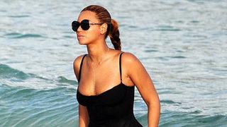 Beyonce, bebek sonrası tatilde görüntülendi