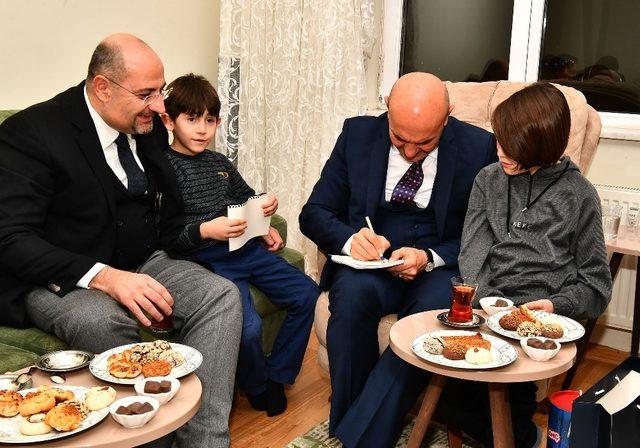 Soyer’den hayat kurtaran itfaiye erine teşekkür ziyareti