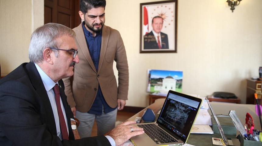 Antalya Valisi Karaloğlu, AA'nın "Yılın Fotoğrafları" oylamasına katıldı