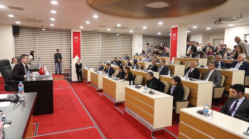 Bayraklı&rsquo;da ihaleler artık canlı yayınlanacak