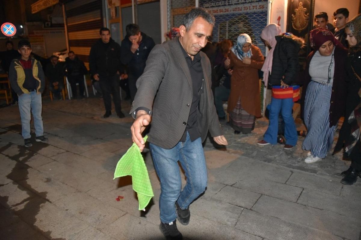 Siverek&rsquo;te engelliler 3 Aralık&rsquo;ı halayla kutladı