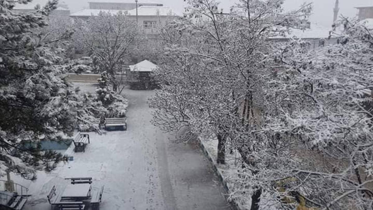 Kırıkkale&rsquo;ye mevsimin ilk karı d&uuml;şt&uuml;