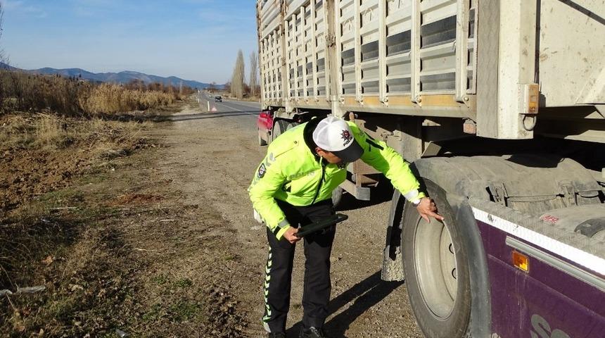 Hisarcık&rsquo;ta kış lastiği denetimi